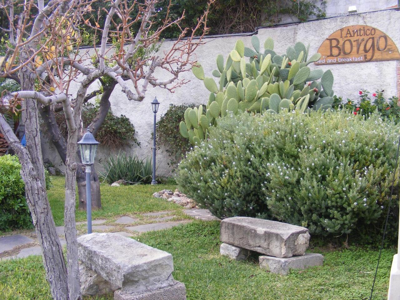 Bed and Breakfast L'Antico Borgo Milazzo Exterior foto